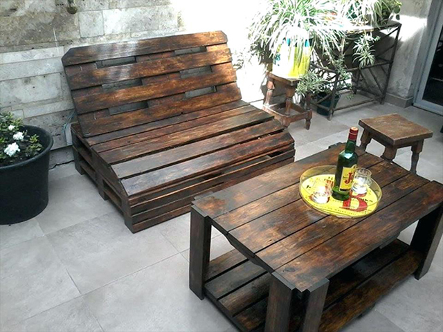 Bàn ghế gỗ cần phù hợp với diện tích, không gian nhà