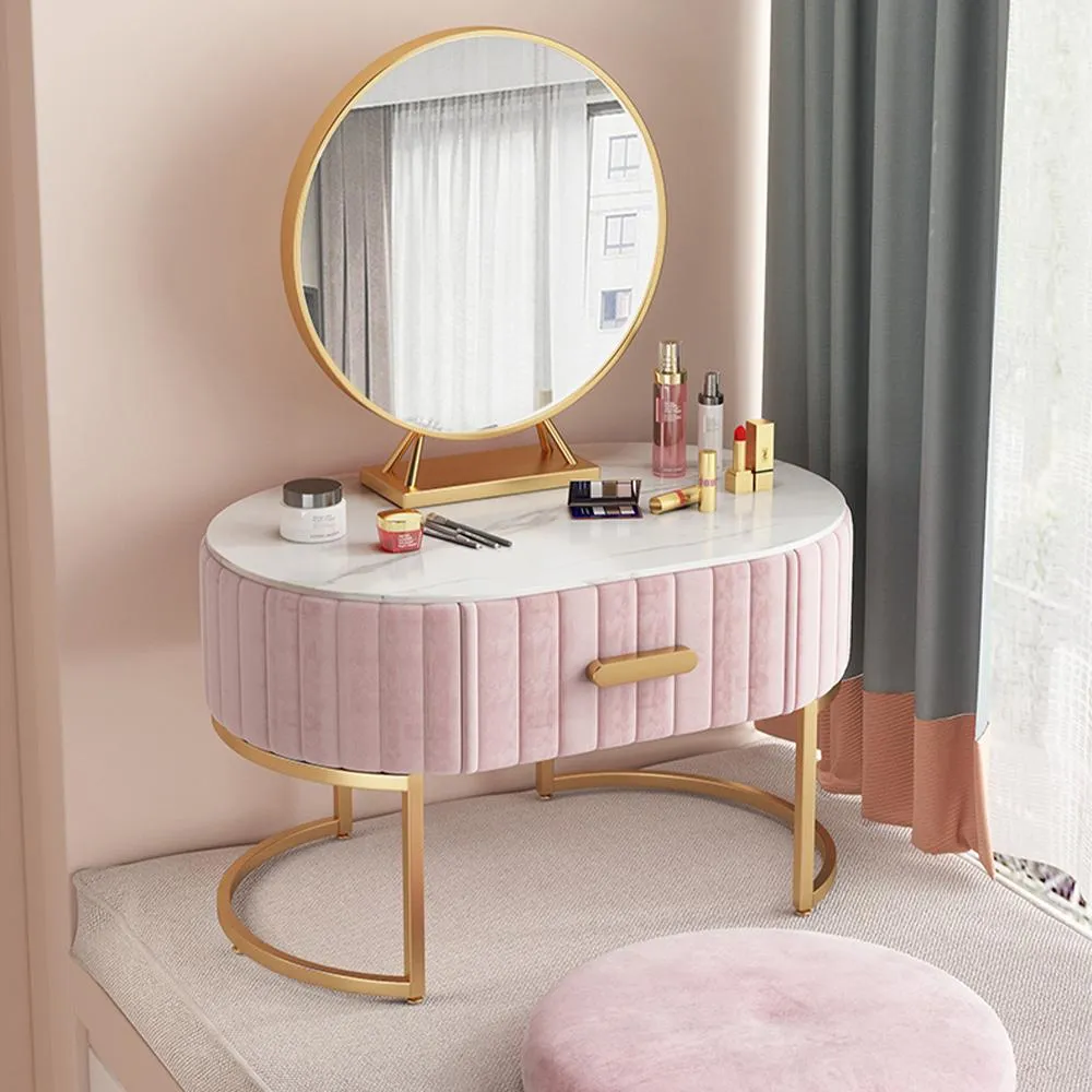 Top 7 Small Makeup Vanity Designs for A Cozy Bedroom