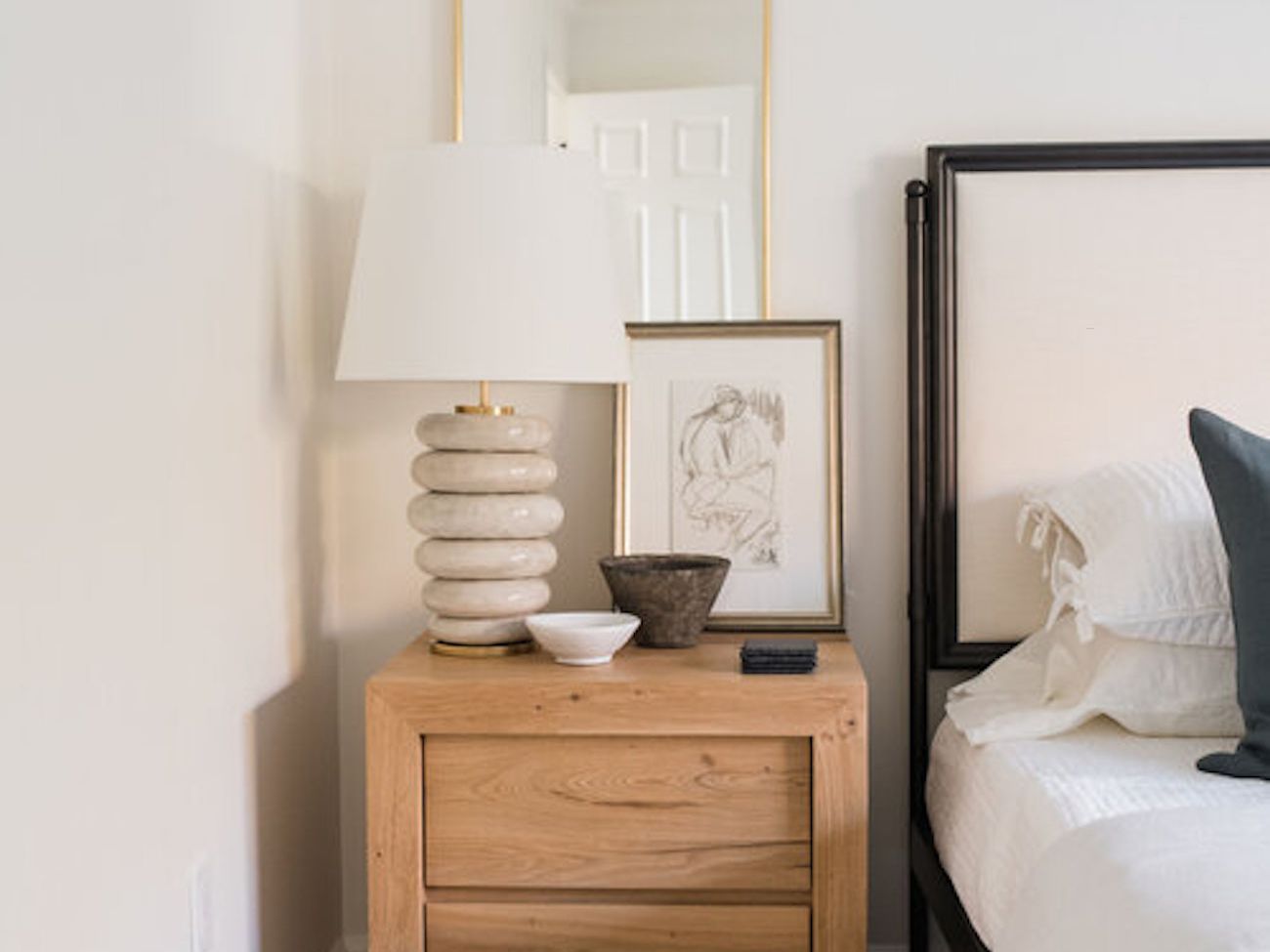 13 Chic Pieces of Nightstand Décor for Design Lovers