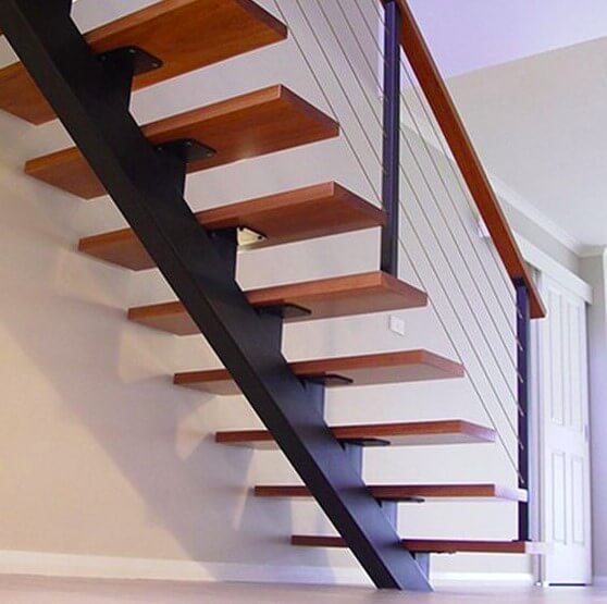 Một số ngôi nhà thiết kế lỏng lẻo, cần tạo điểm nhấn thì sử dụng cầu thang “không xương”.