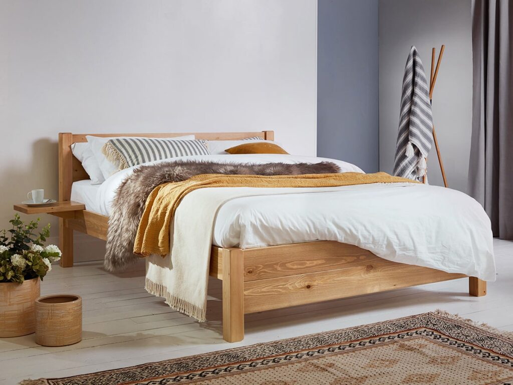 Giường ngủ gỗ tần bì thích hợp sử dụng trong không gian được thiết kế theo phong cách hiện đại. (Ảnh sưu tầm)