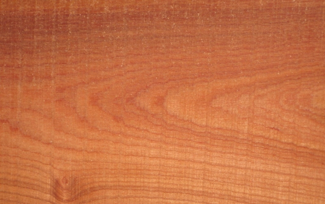 So sánh gỗ đinh hương và gỗ xoan đào: loại nào tốt hơn?