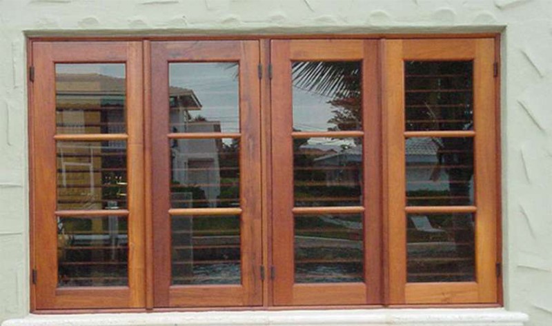Mẫu vách cửa sổ gỗ tự nhiên