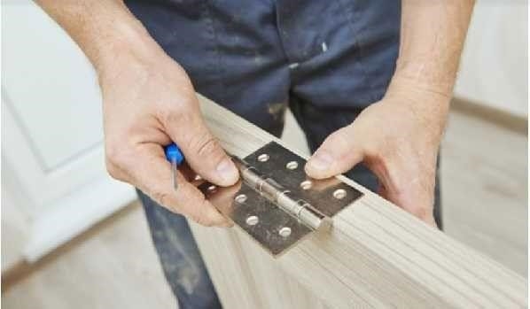 Để sửa chữa cửa gỗ bị võng hiệu quả nhất, bạn có thể thực hiện 5 bước sau đây.