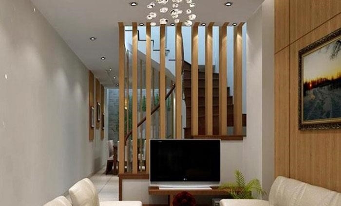 Cầu thang phòng khách được trang trí bằng hình ảnh thanh lam gỗ nhựa đẹp mắt.