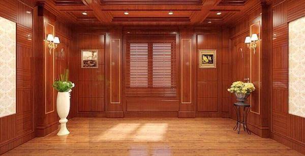 Hãy chọn một kiểu dáng ốp gỗ phòng khách phù hợp với không gian của căn nhà ống để tạo nên sự hài hòa và đồng nhất.